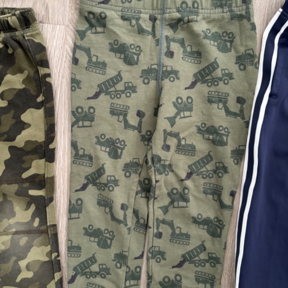 ** LOT Toddler Boy Clothes Camo Sweatshirt, Sweatpants, Shark T-shirt Size 3T ** - Picture 6 of 14